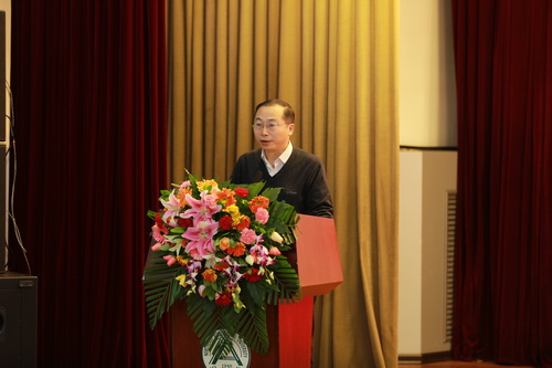 U8国际官网副经理高学军宣读了《U8国际官网哈尔滨员工会组织机构人员推荐名单》