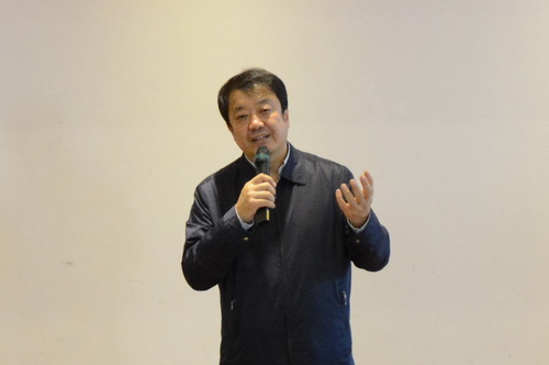 公司党委书记冯晓在午宴上代表公司致辞